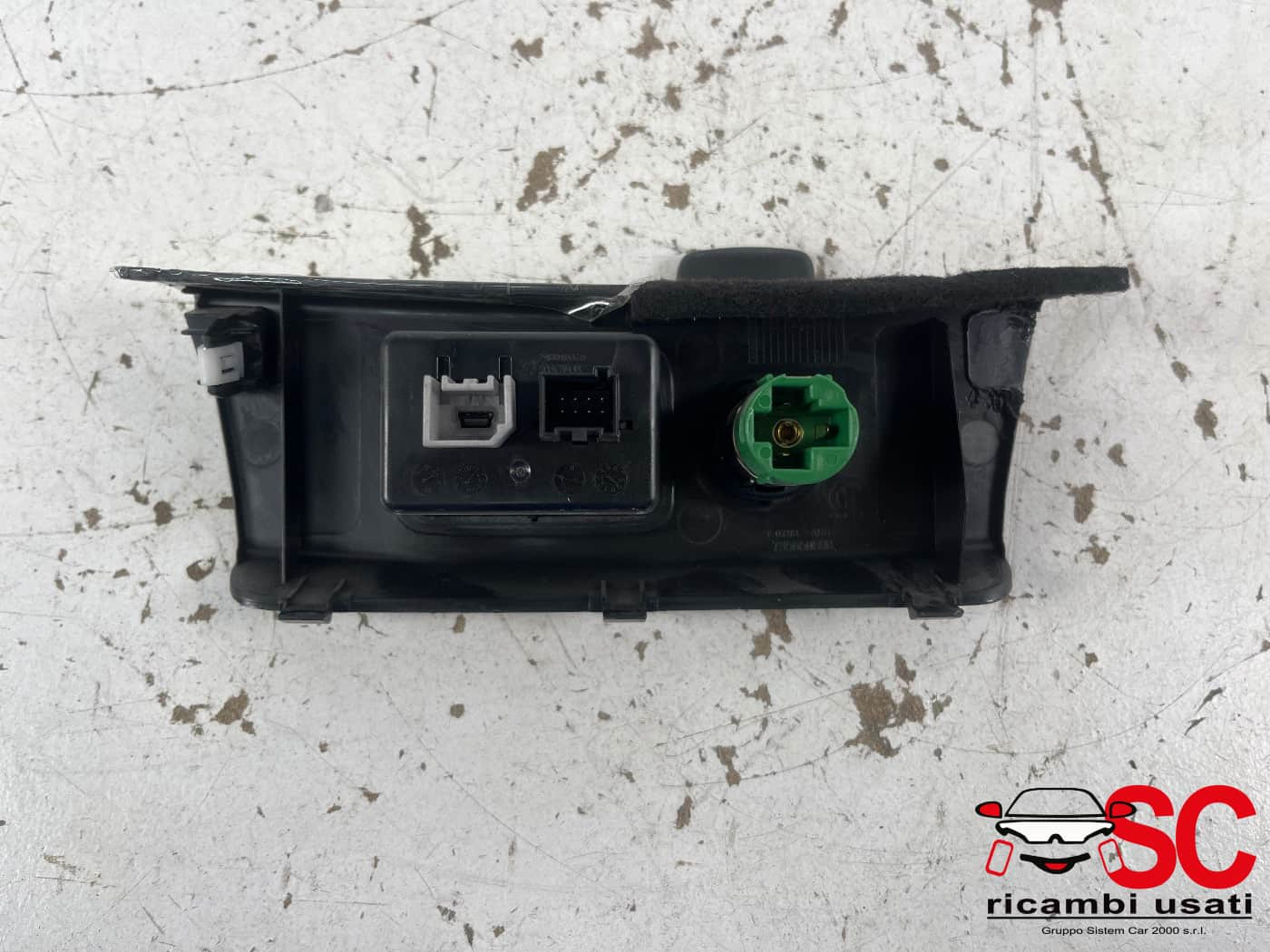 INTERFACCIA PRESA USB/INGRESSO AUX FIAT Tipo Serie (357) Berlina 735658281 (16>20)