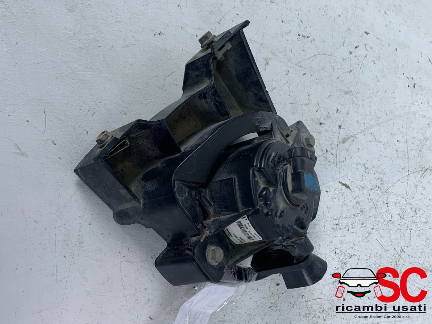 FENDINEBBIA ANTERIORE NISSAN Qashqai 2° Serie 261508992A (10>13)