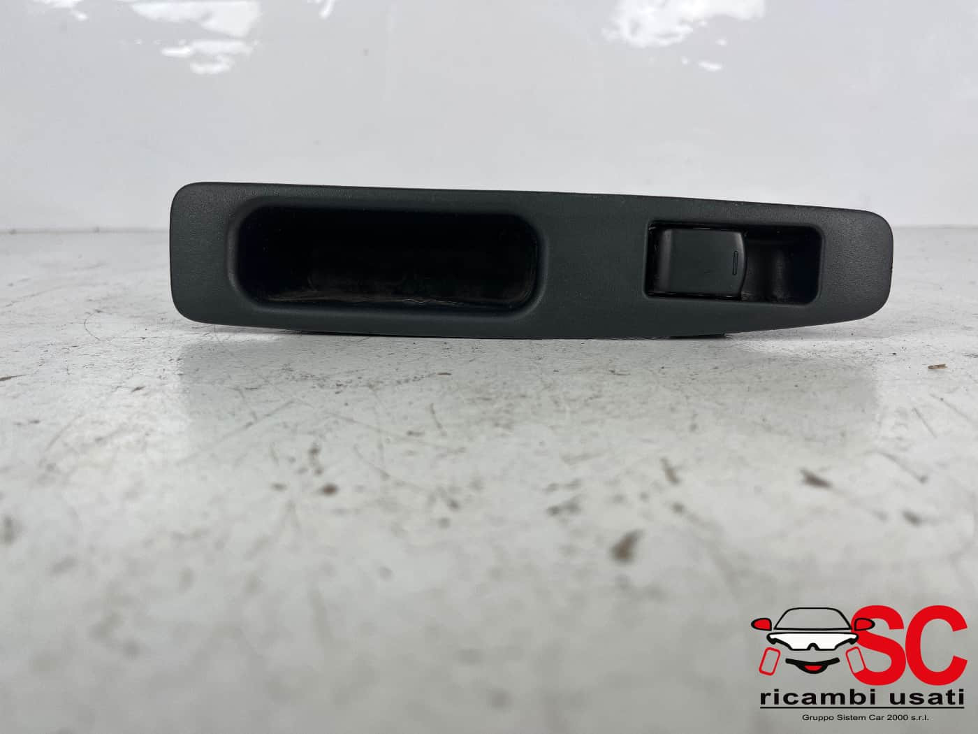 PULSANTE ALZAVETRO POSTERIORE SINISTRO NISSAN Qashqai 2° Serie 25411BR00A (10>13)