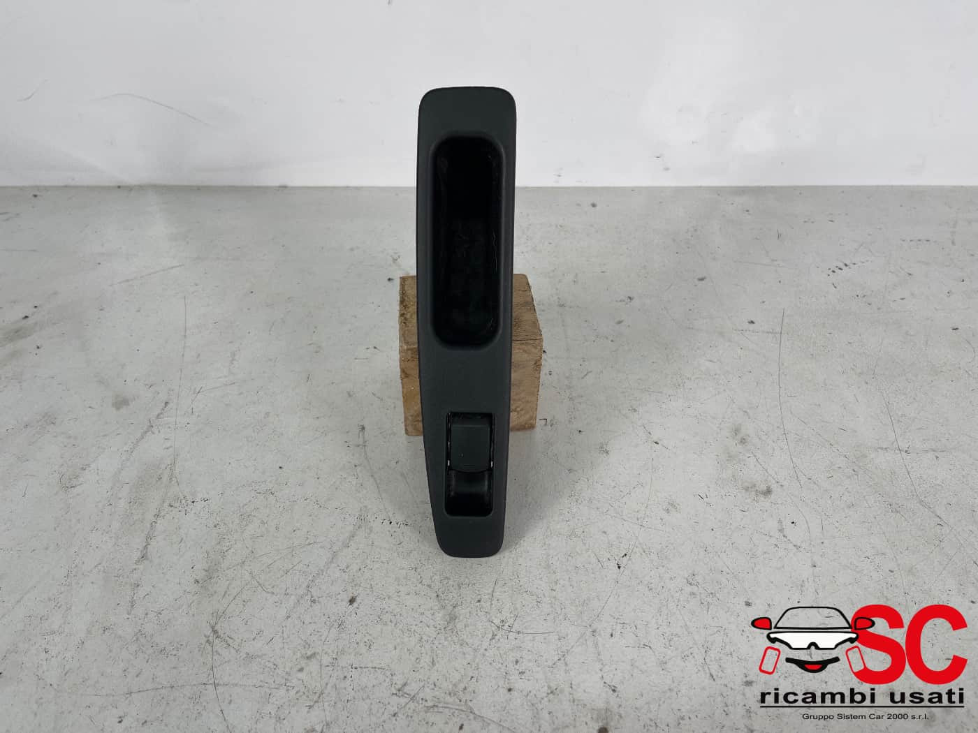 PULSANTE ALZAVETRO POSTERIORE SINISTRO NISSAN Qashqai 2° Serie 25411BR00A (10>13)