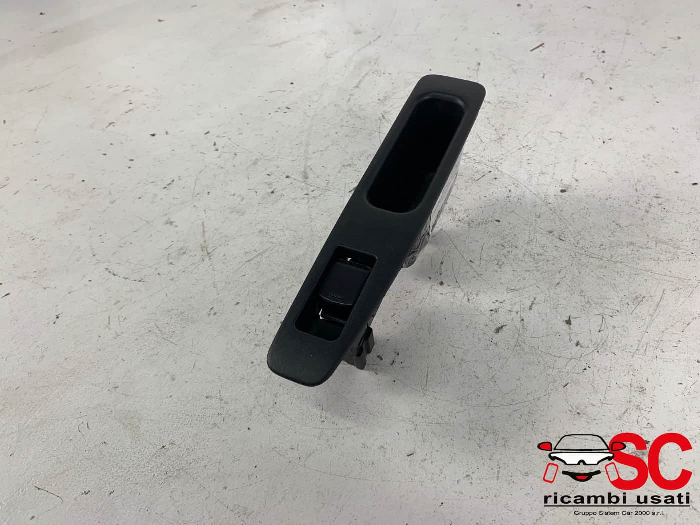 PULSANTE ALZAVETRO POSTERIORE DESTRO NISSAN Qashqai 2° Serie 25411BR00A (10>13)