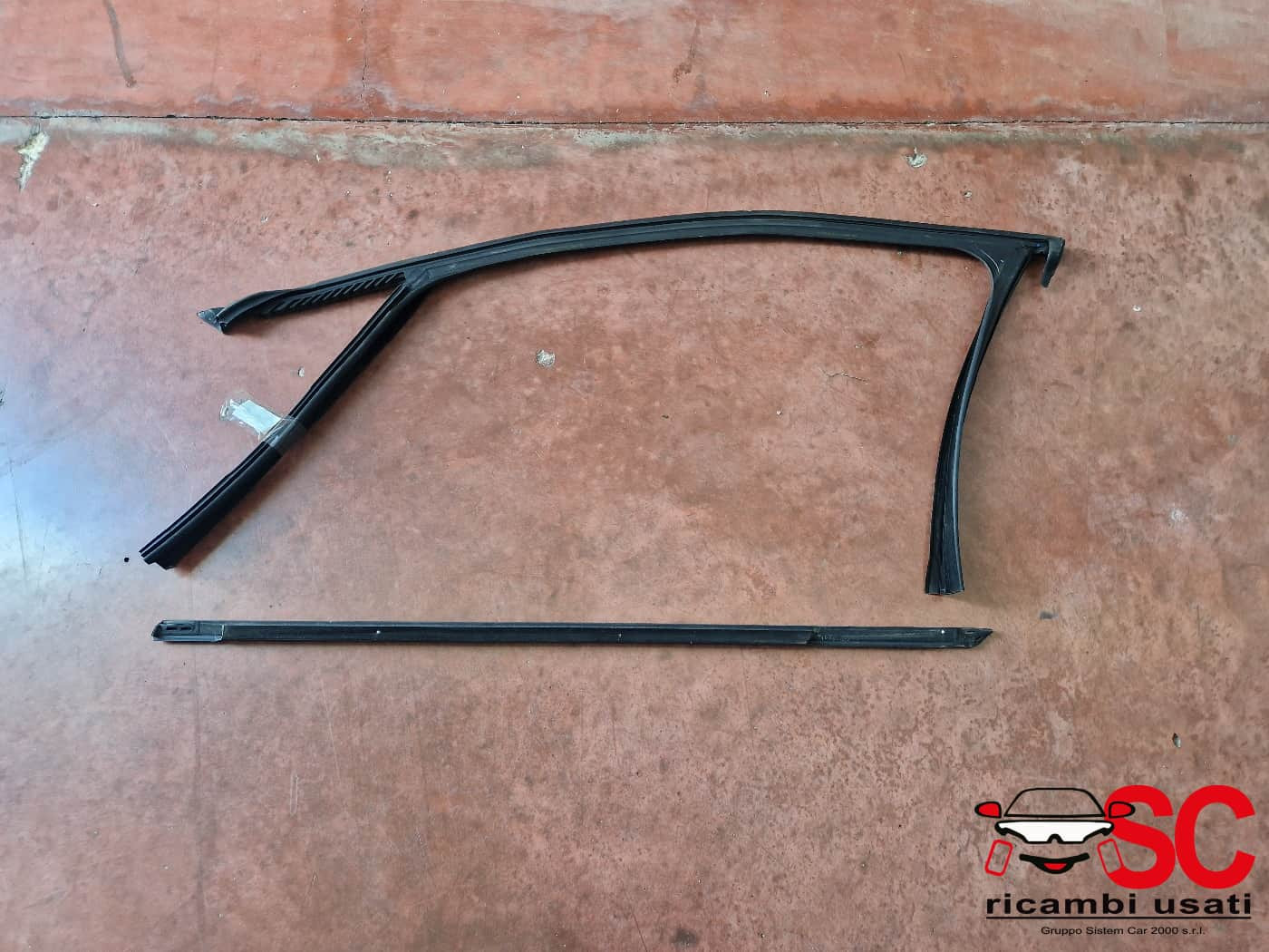 GUARNIZIONE PORTIERA ANTERIORE DESTRA ALFA ROMEO Tonale Serie (22>)