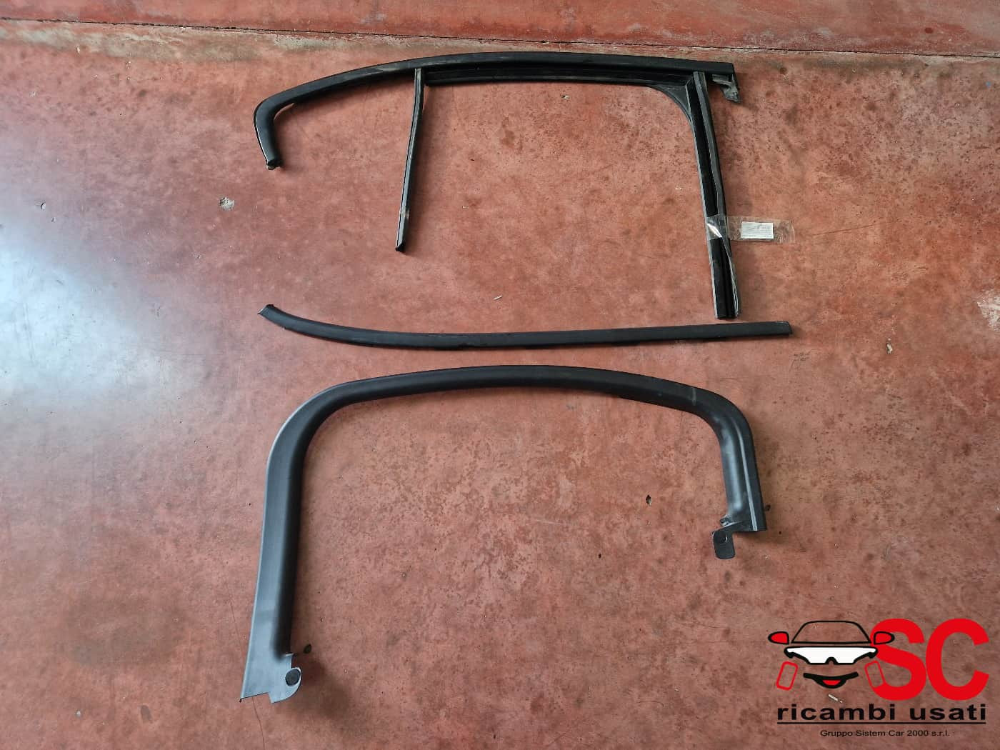 GUARNIZIONE PORTIERA POSTERIORE DESTRA ALFA ROMEO Giulia Serie (952_) 50562014 (16>)