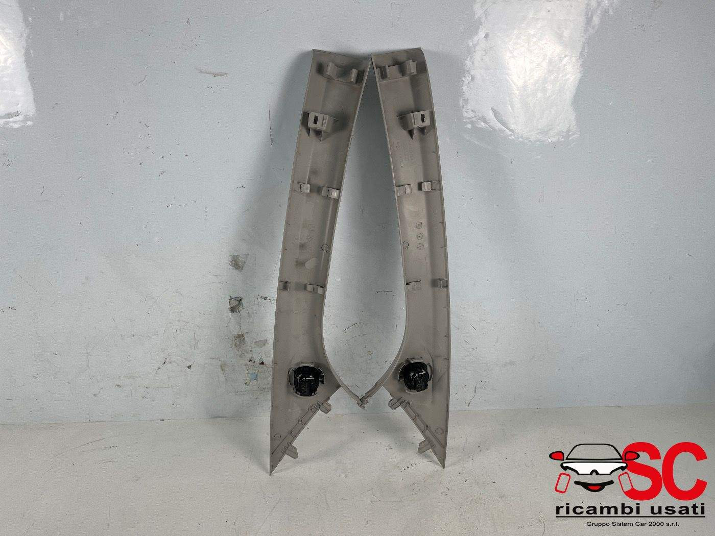 RIVESTIMENTO MONTANTE ANTERIORE SX E DX RENAULT Express Serie (20>)