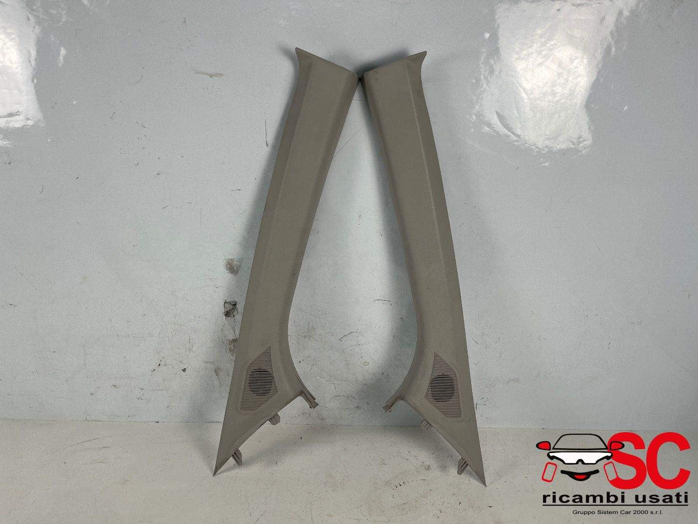 RIVESTIMENTO MONTANTE ANTERIORE SX E DX RENAULT Express Serie (20>)