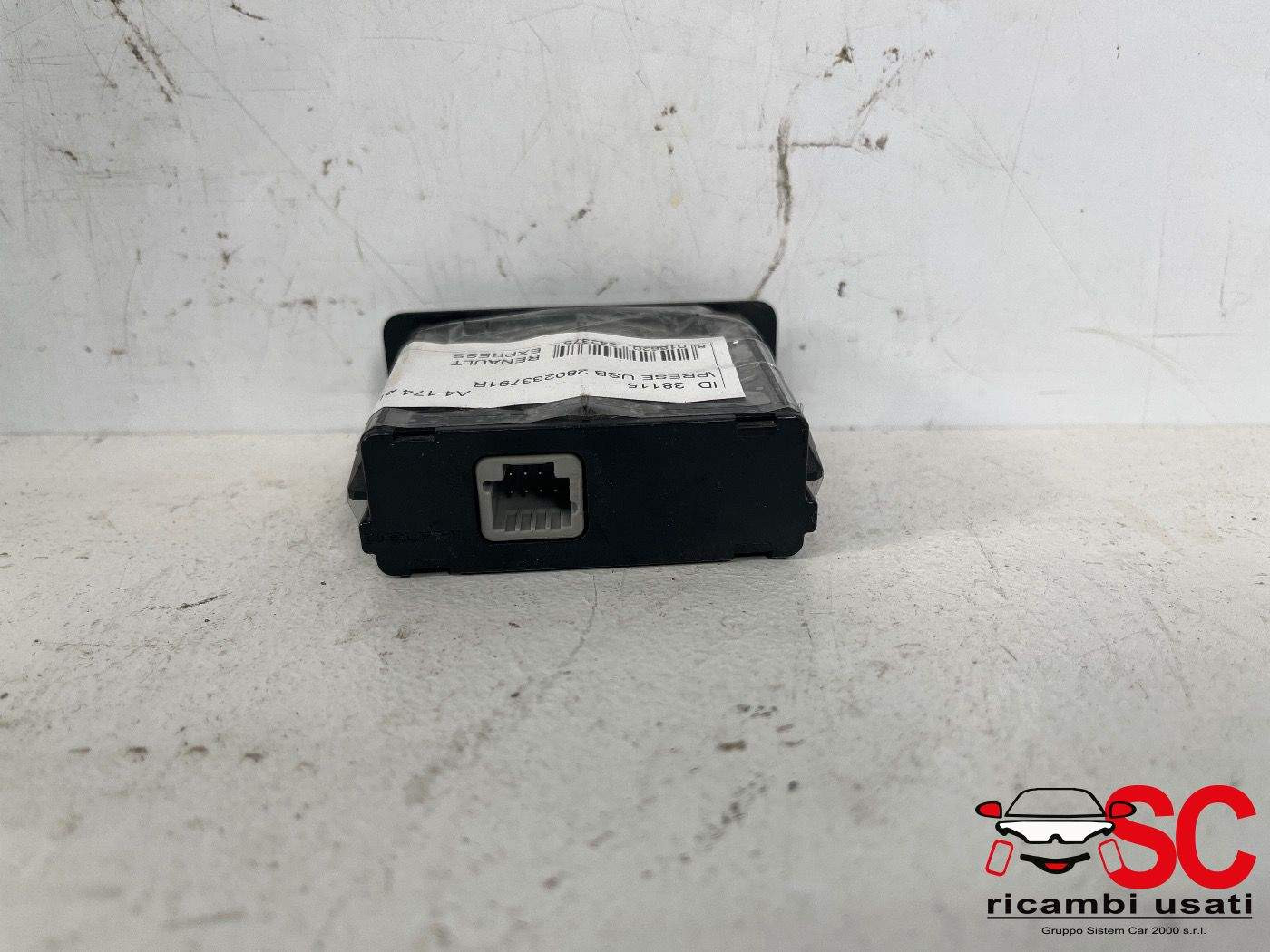 INTERFACCIA PRESA USB/INGRESSO AUX RENAULT Express Serie 280233791R (20>)