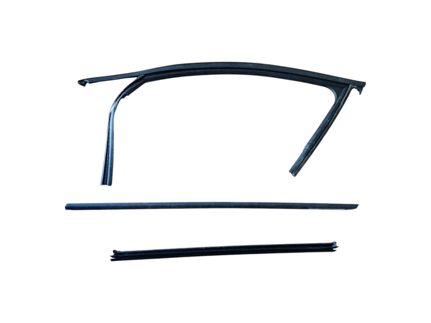 GUARNIZIONE PORTIERA ANTERIORE SINISTRA AUDI A3 Sportback (8YA) 8Y0837439 (19>)