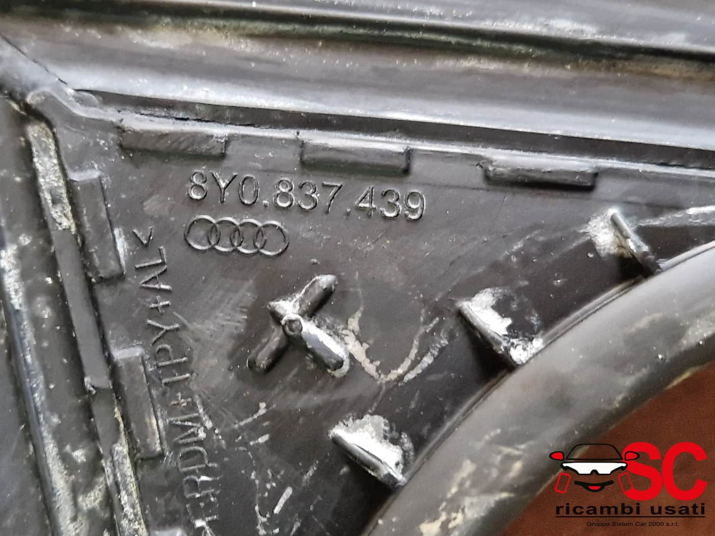GUARNIZIONE PORTIERA ANTERIORE SINISTRA AUDI A3 Sportback (8YA) 8Y0837439 (19>)