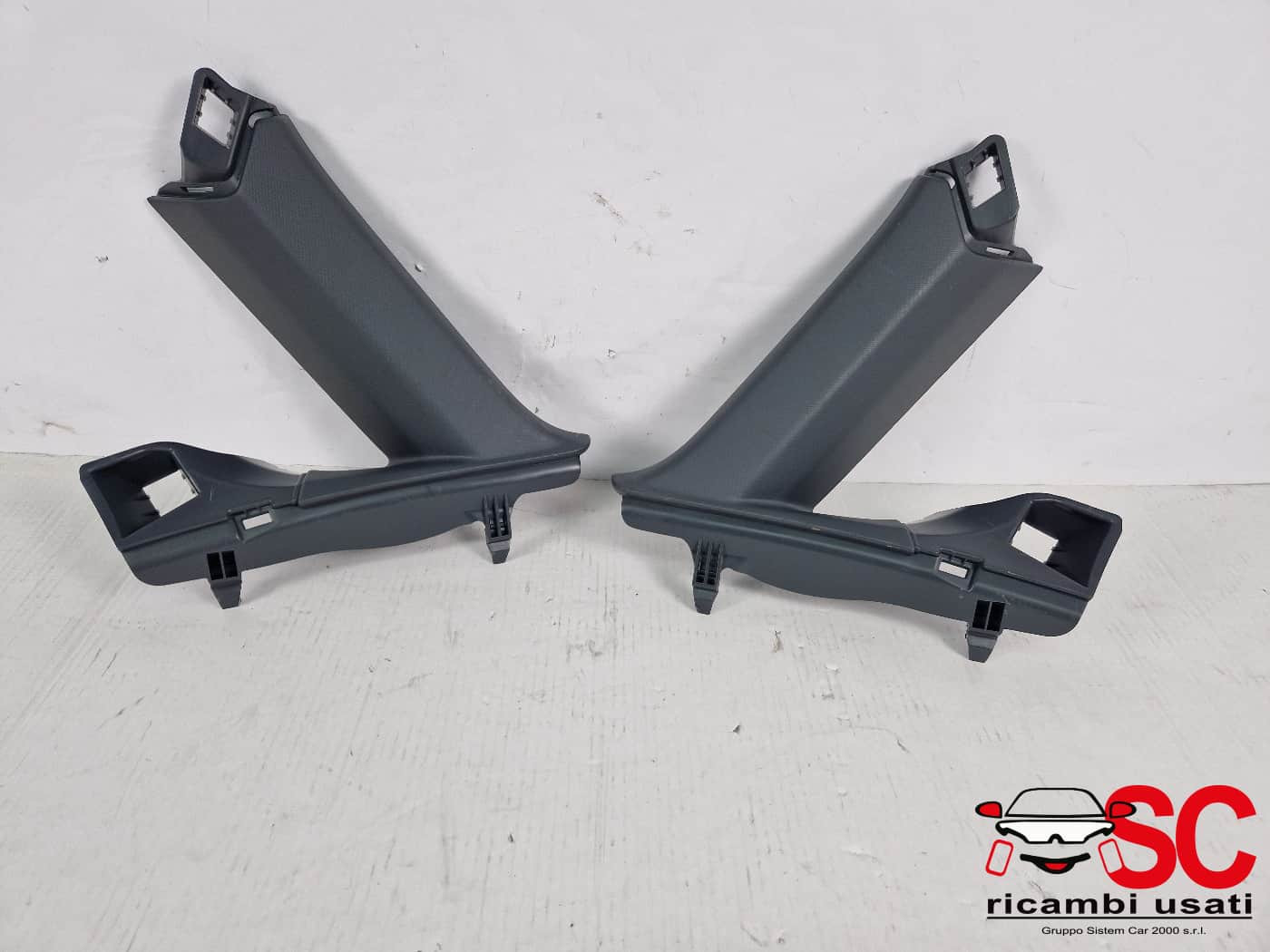 RIVESTIMENTO MONTANTE POSTERIORE SX E DX AUDI A3 Sportback (8YA) 8Y4867288A (19>)