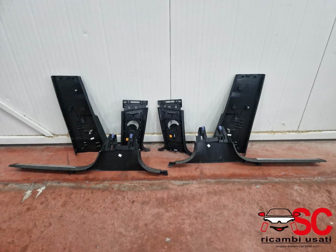 RIVESTIMENTO MONTANTE CENTRALE PEUGEOT 3008 Serie (24>)