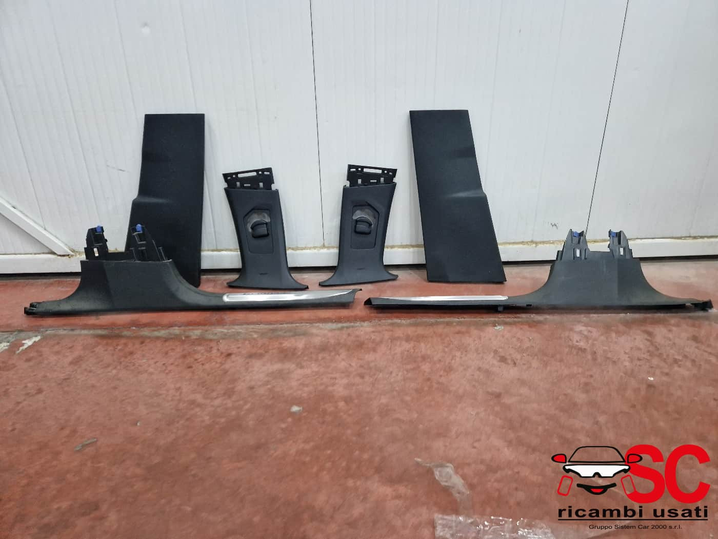 RIVESTIMENTO MONTANTE CENTRALE PEUGEOT 3008 Serie (24>)
