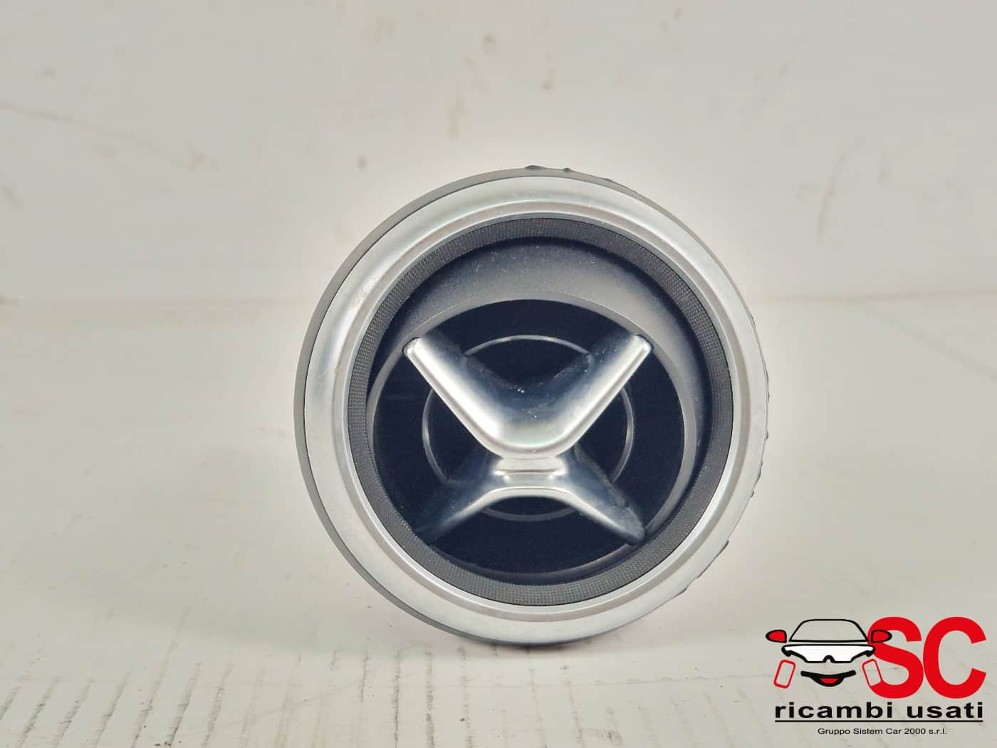 BOCCHETTA ARIA CRUSCOTTO SX MERCEDES Classe A Serie (W176) A1768300354 (12>18)