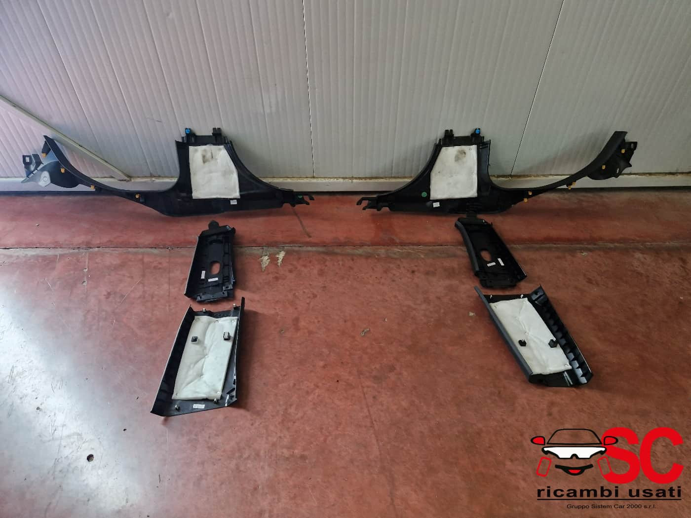 RIVESTIMENTO MONTANTE CENTRALE ALFA ROMEO Tonale Serie 156162223 (22>)