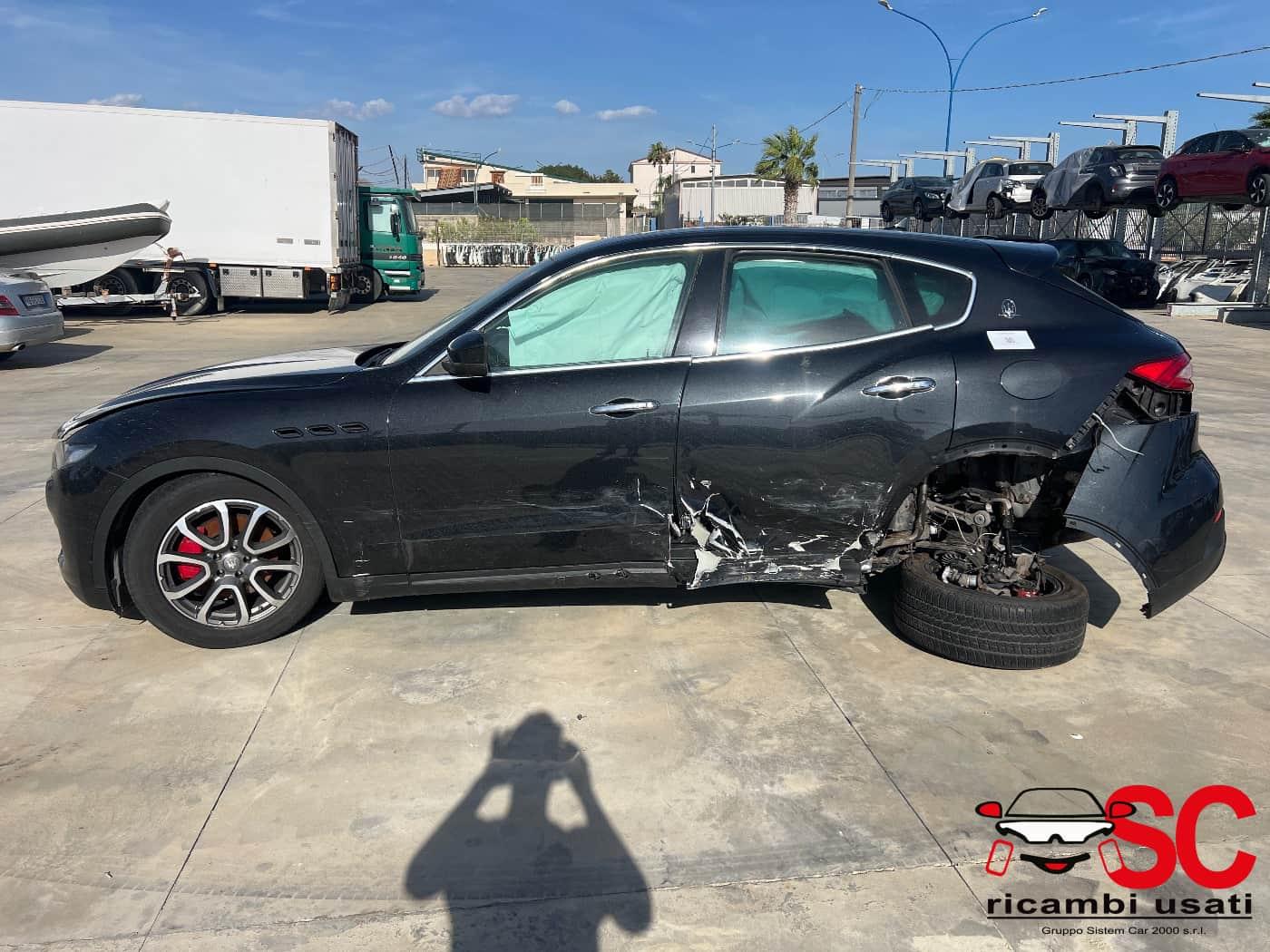 PORTIERA ANTERIORE SINISTRA MASERATI Levante Serie 673009990 M16164D (16>)
