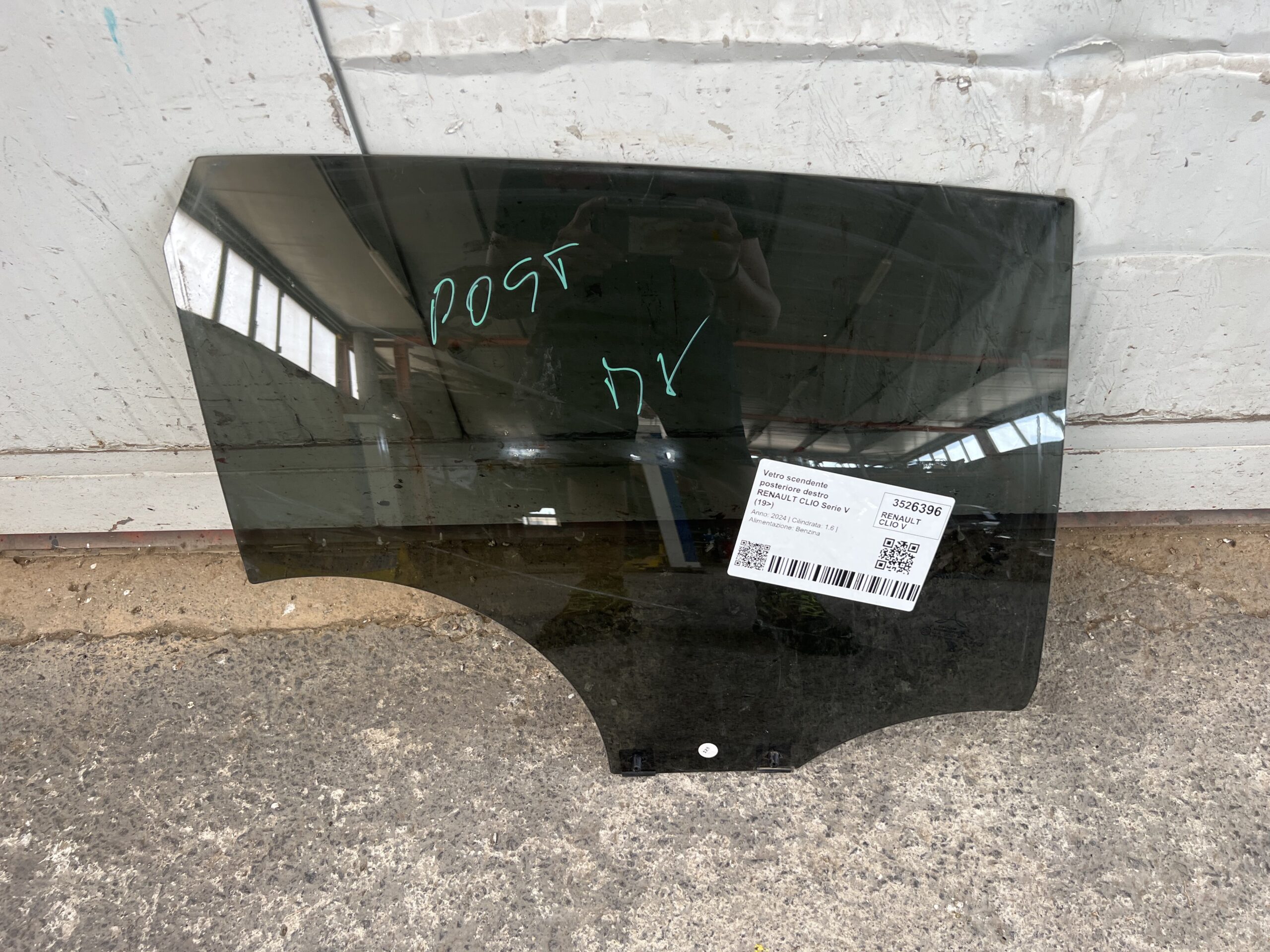 VETRO SCENDENTE POSTERIORE DESTRO RENAULT CLIO Serie V 823009796R H4M C6 (19>)