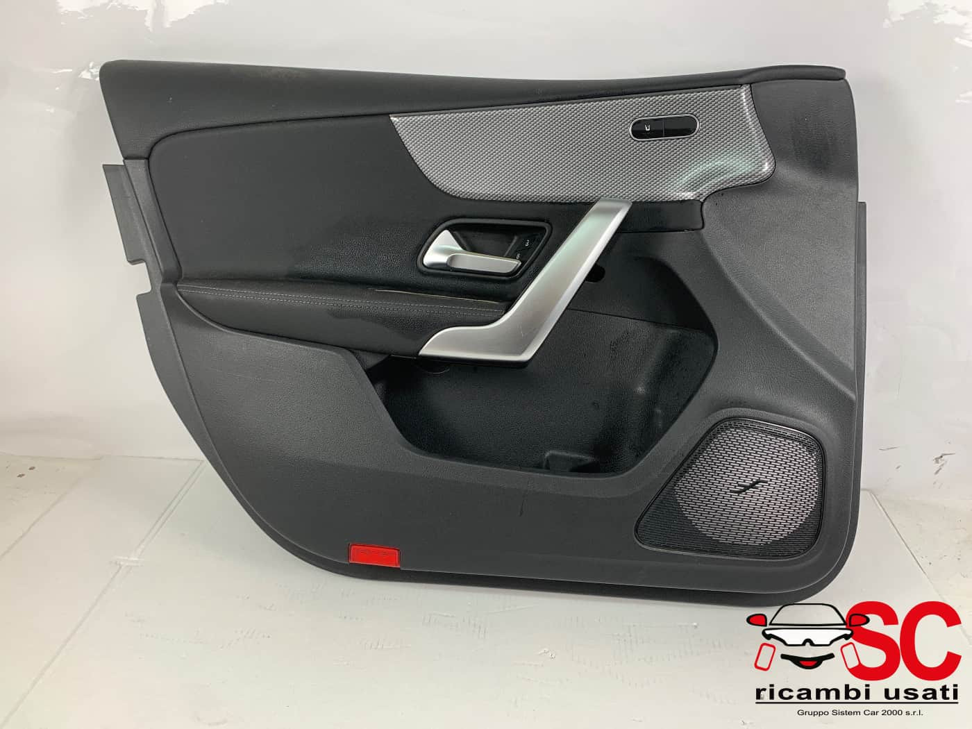 PANNELLO INTERNO PORTIERA ANT SX MERCEDES Classe A Serie (W177) A1777201902 (18>)