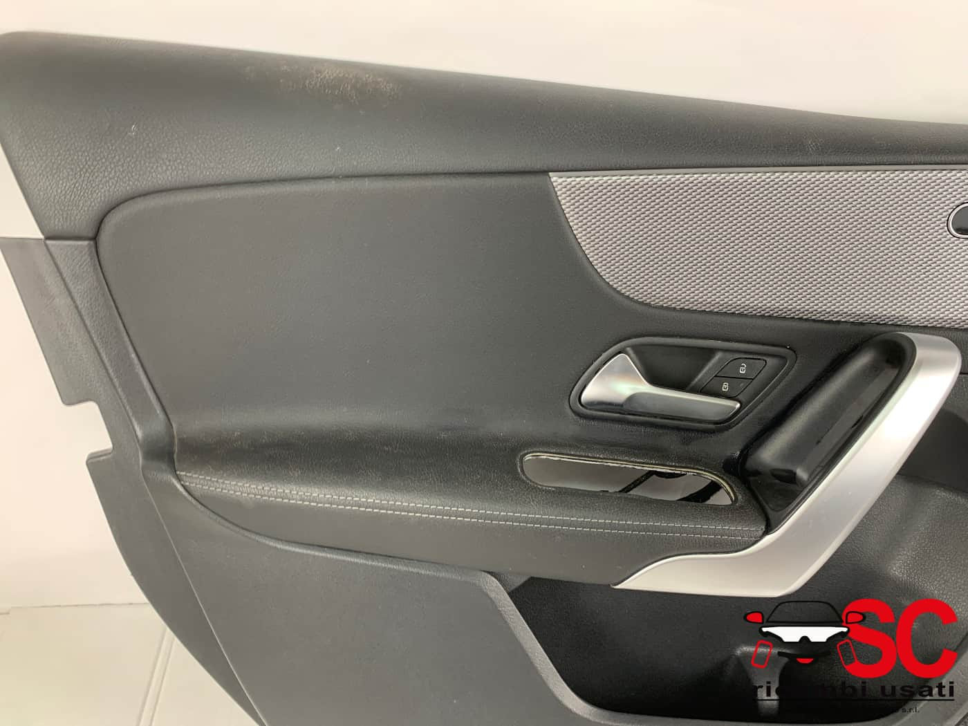 PANNELLO INTERNO PORTIERA ANT SX MERCEDES Classe A Serie (W177) A1777201902 (18>)