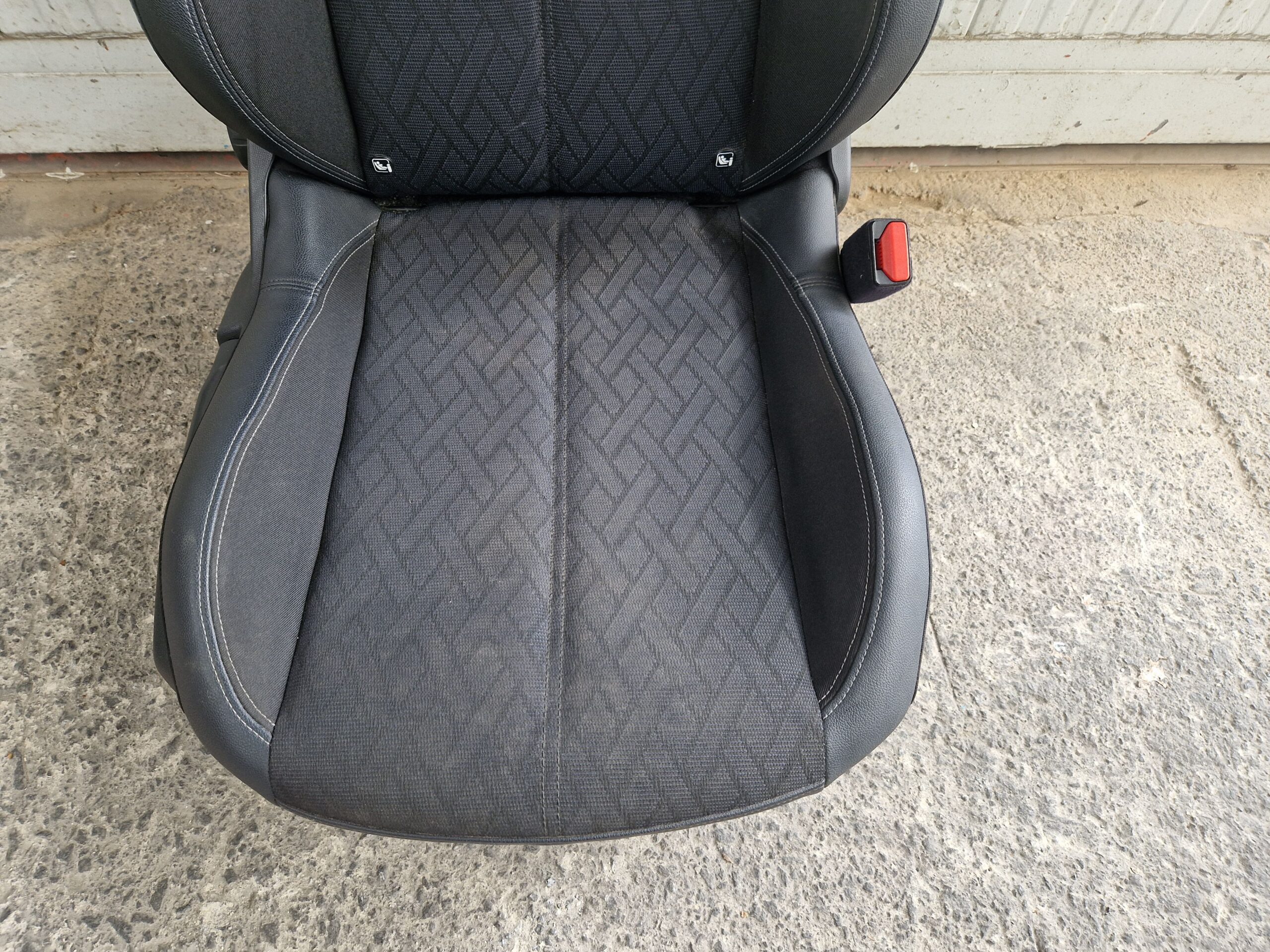 SEDILI OPEL Corsa F Serie 9823917680 YH01 (19>)