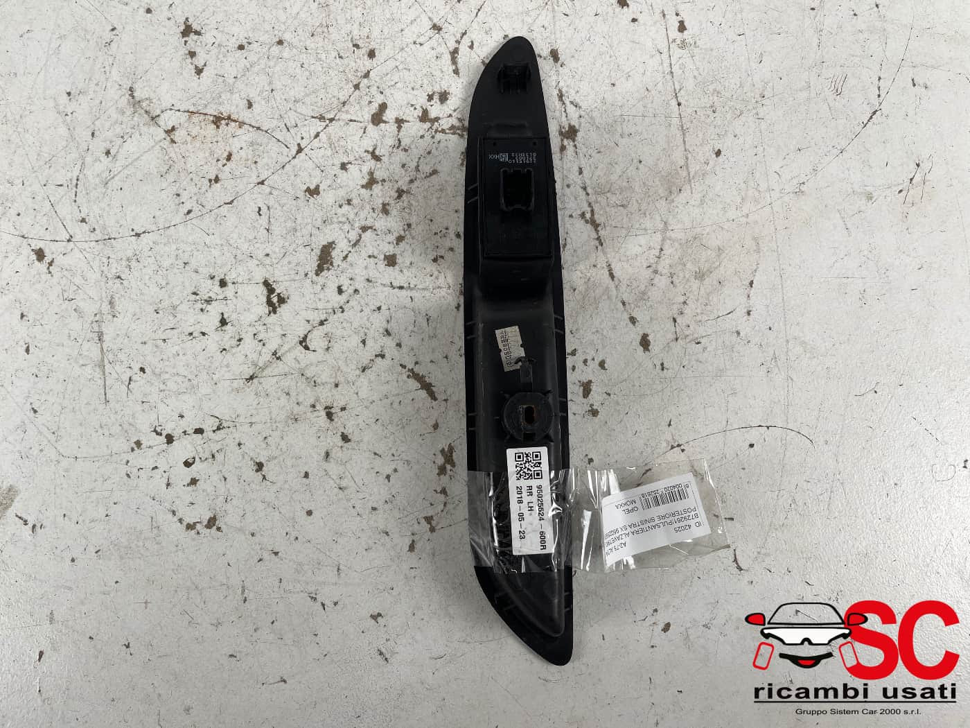 PULSANTE ALZAVETRO POSTERIORE SINISTRO OPEL Mokka X 95025524 (16>)