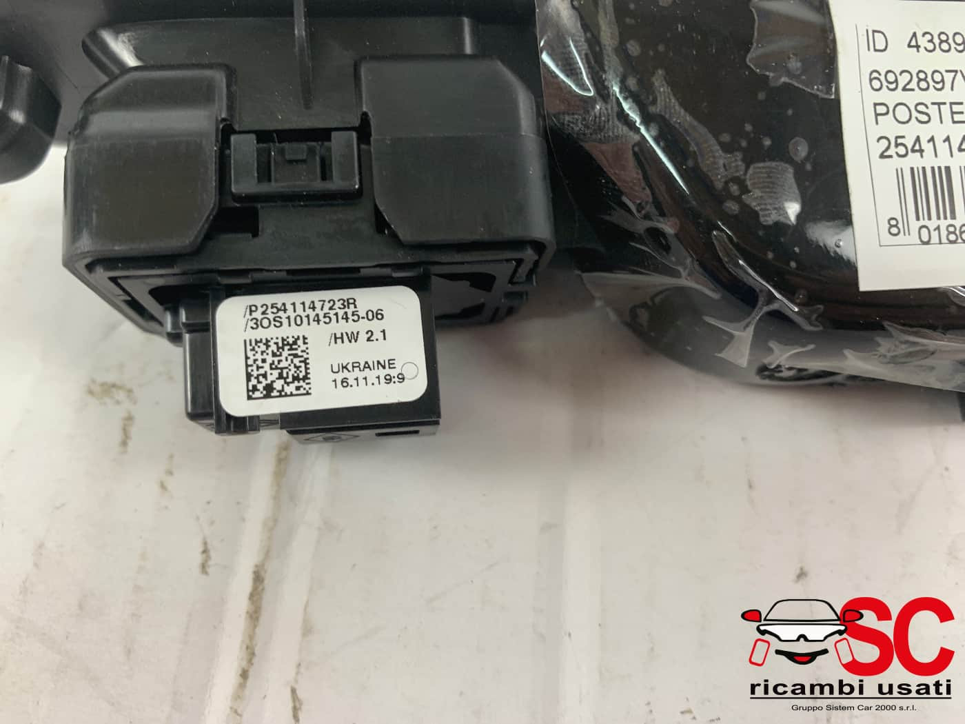 PULSANTE ALZAVETRO POSTERIORE DESTRO RENAULT CLIO Serie V 829509794R (19>)