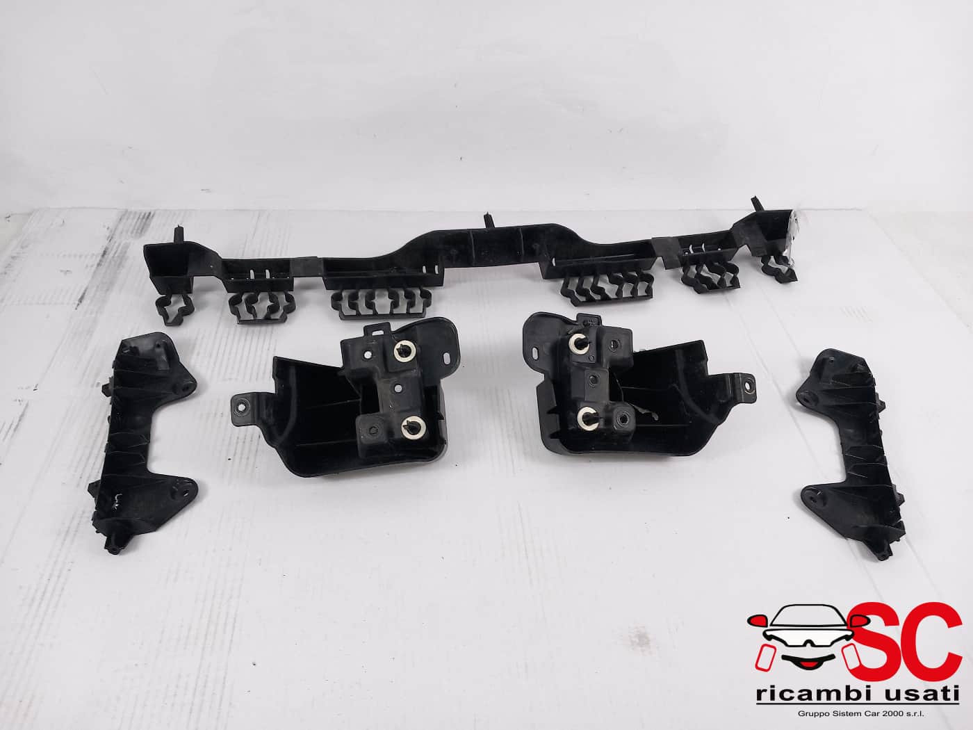 SUPPORTI PARAURTI POSTERIORE RENAULT CLIO Serie V 852227017R (19>)