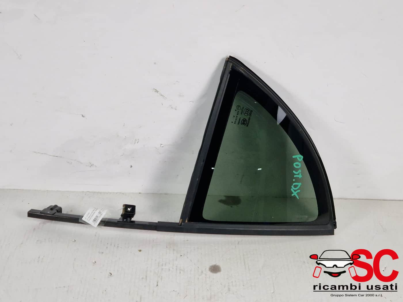 VETRO FISSO POSTERIORE DX MG MG3 Serie 11884108 (24>)