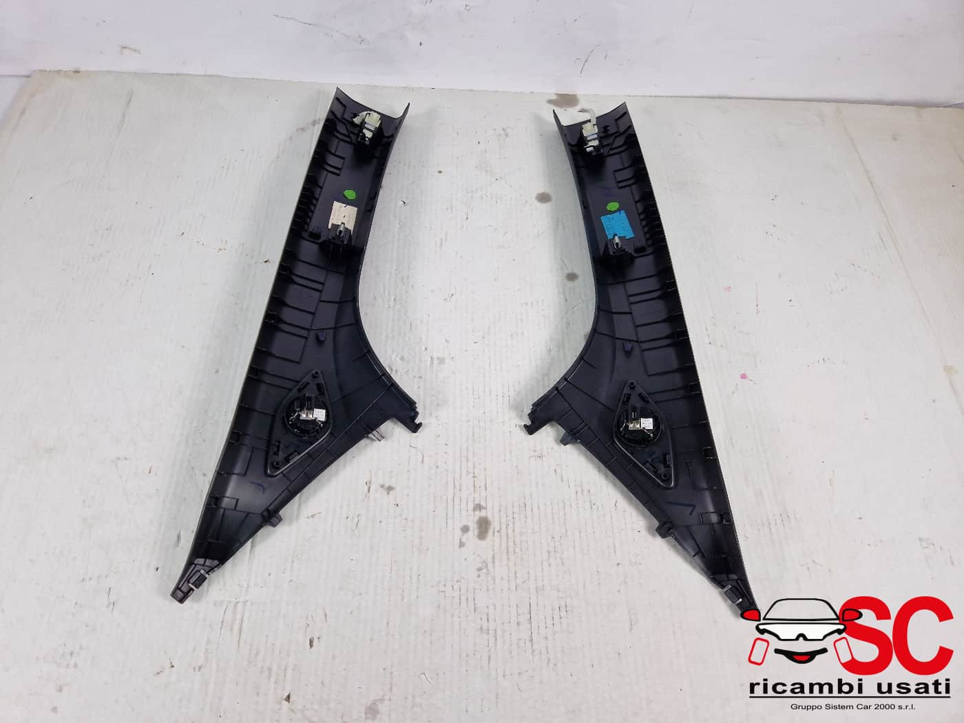 RIVESTIMENTO MONTANTE ANTERIORE SX E DX MG MG3 Serie 11202833PHD (24>)