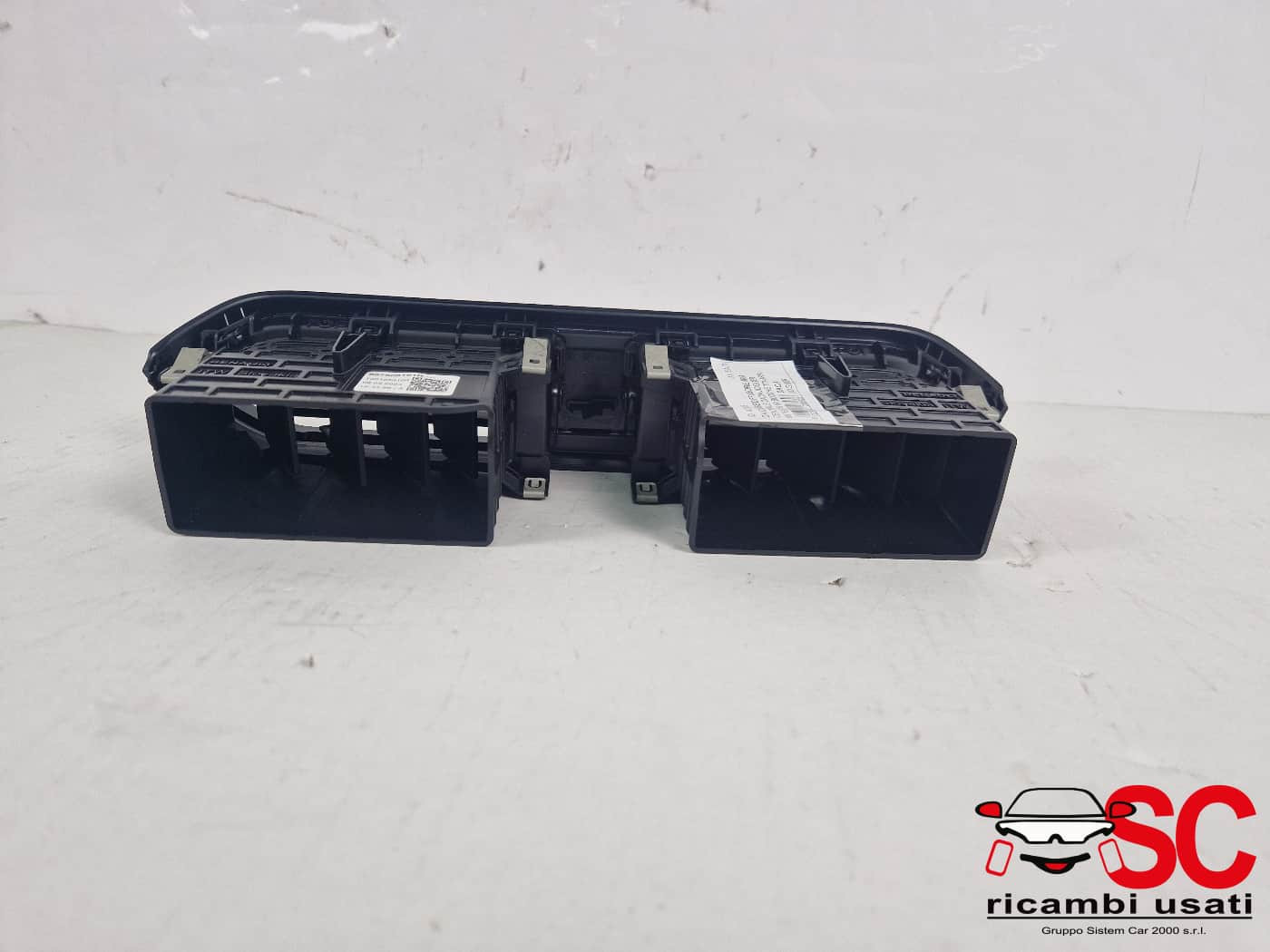 BOCCHETTA ARIA CENTRALE DACIA Jogger Serie 687606191R (21>)