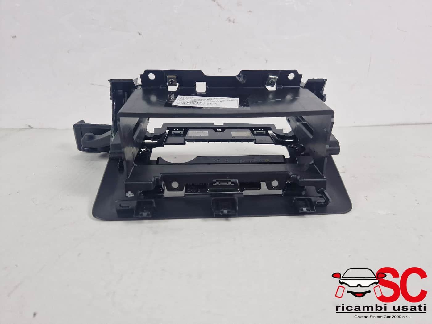 684705942R ALLOGGIAMENTO AUTORADIO DACIA Jogger Serie benzina