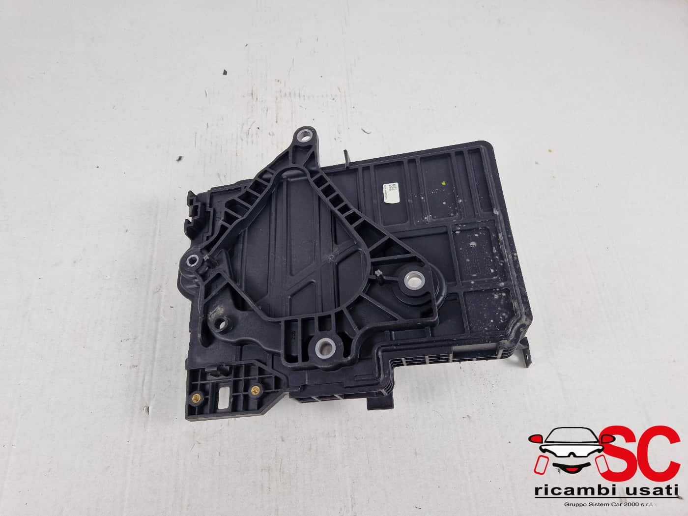 244280656R ALLOGGIO BATTERIA DACIA Jogger Serie benzina