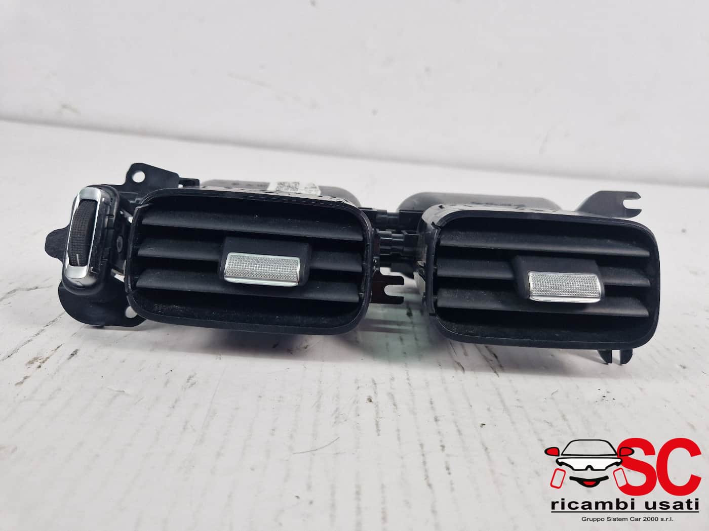 BOCCHETTA ARIA CRUSCOTTO SX MERCEDES GLE W167 A1678307801 (18>)