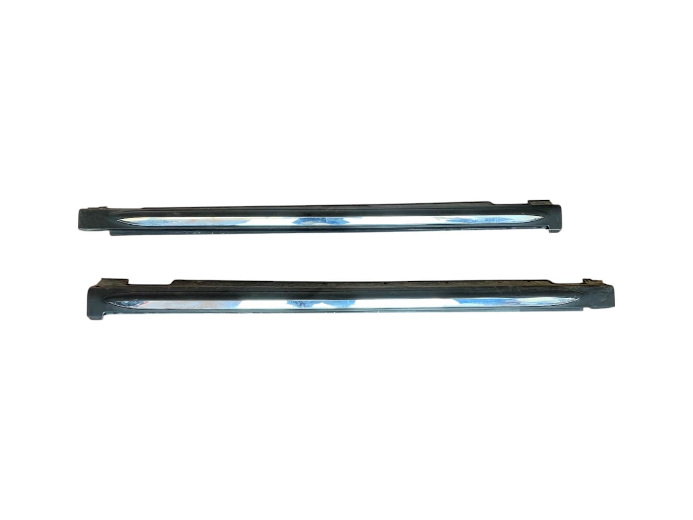 COPPIA SOTTOPORTA DESTRA E SINISTRA DR 4 Serie 5522200U2260 (21>)