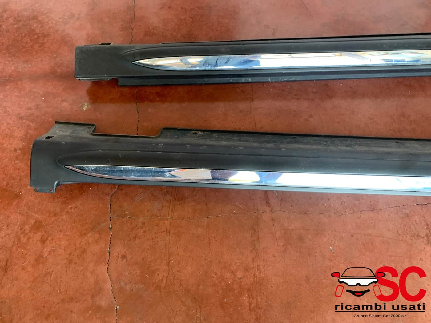 COPPIA SOTTOPORTA DESTRA E SINISTRA DR 4 Serie 5522200U2260 (21>)