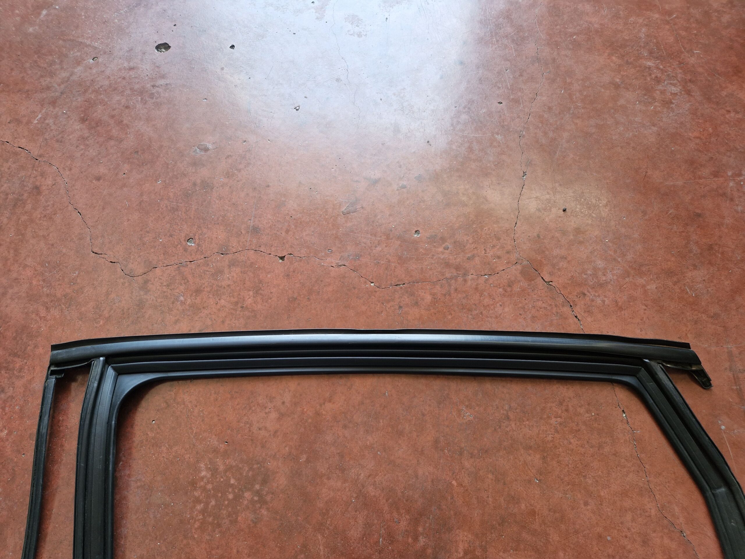 GUARNIZIONE PORTIERA POSTERIORE SINISTRA MERCEDES Classe B W246 2° Serie A2467350700 651930 (12>)