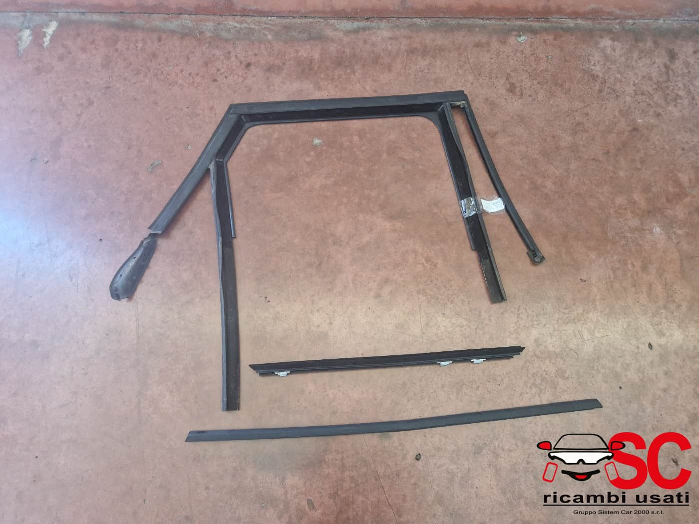 GUARNIZIONE PORTIERA POSTERIORE DESTRA BMW Serie 2 Active Tourer (F45) (14>18)