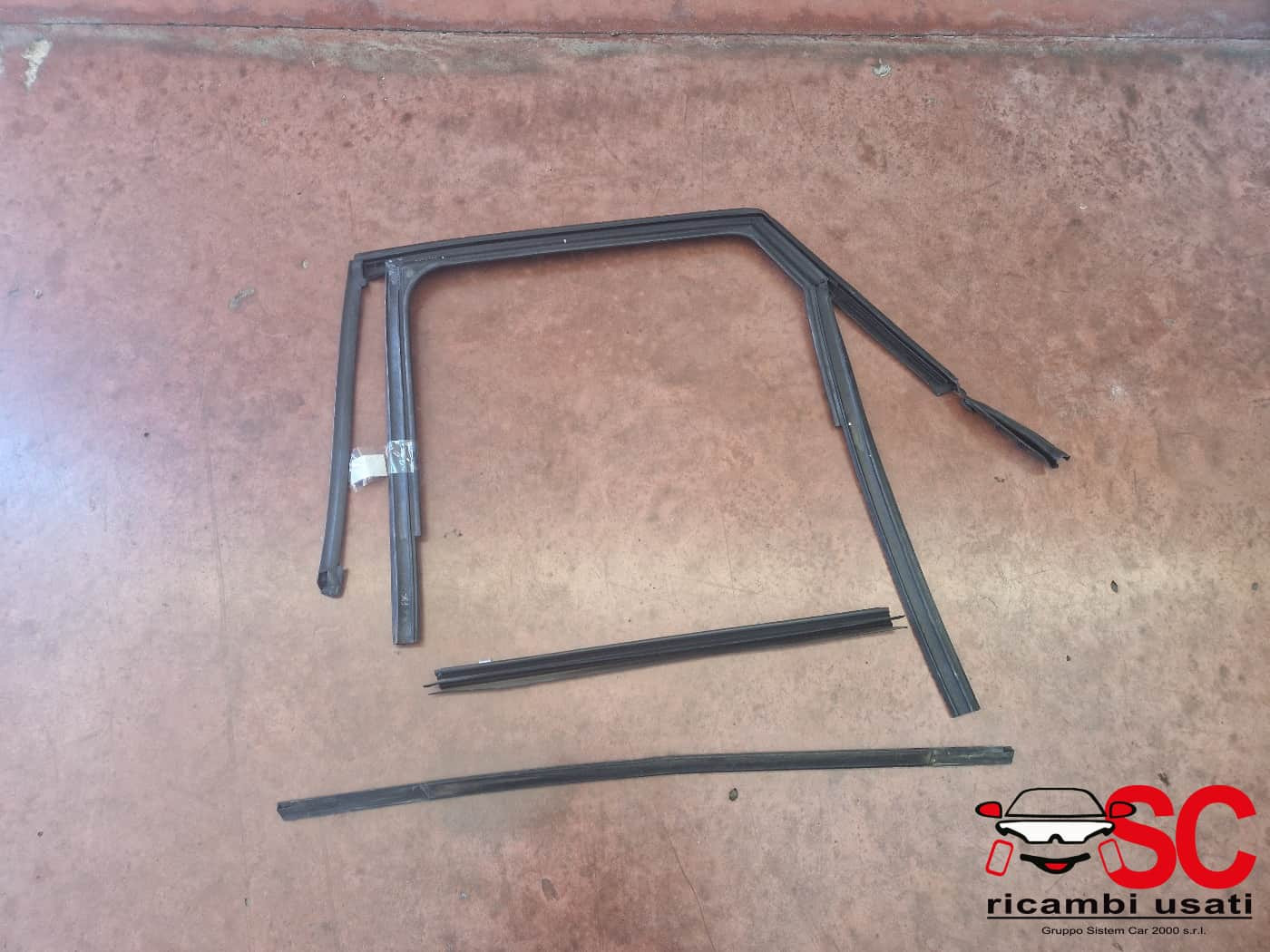 GUARNIZIONE PORTIERA POSTERIORE DESTRA BMW Serie 2 Active Tourer (F45) (14>18)