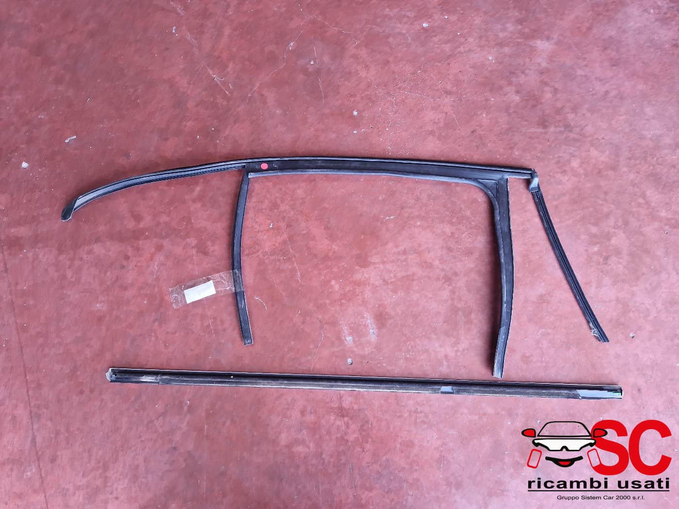 GUARNIZIONE PORTIERA POSTERIORE SINISTRA MERCEDES Classe A Serie (W176) A1767350025 (12>18)