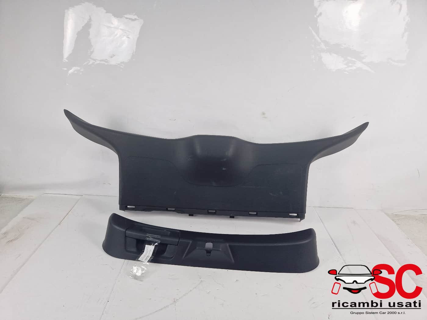 RIVESTIMENTO PLASTICA INTERNO PORTELLONE POST MERCEDES Classe A Serie (W176) A1767403300 (12>18)