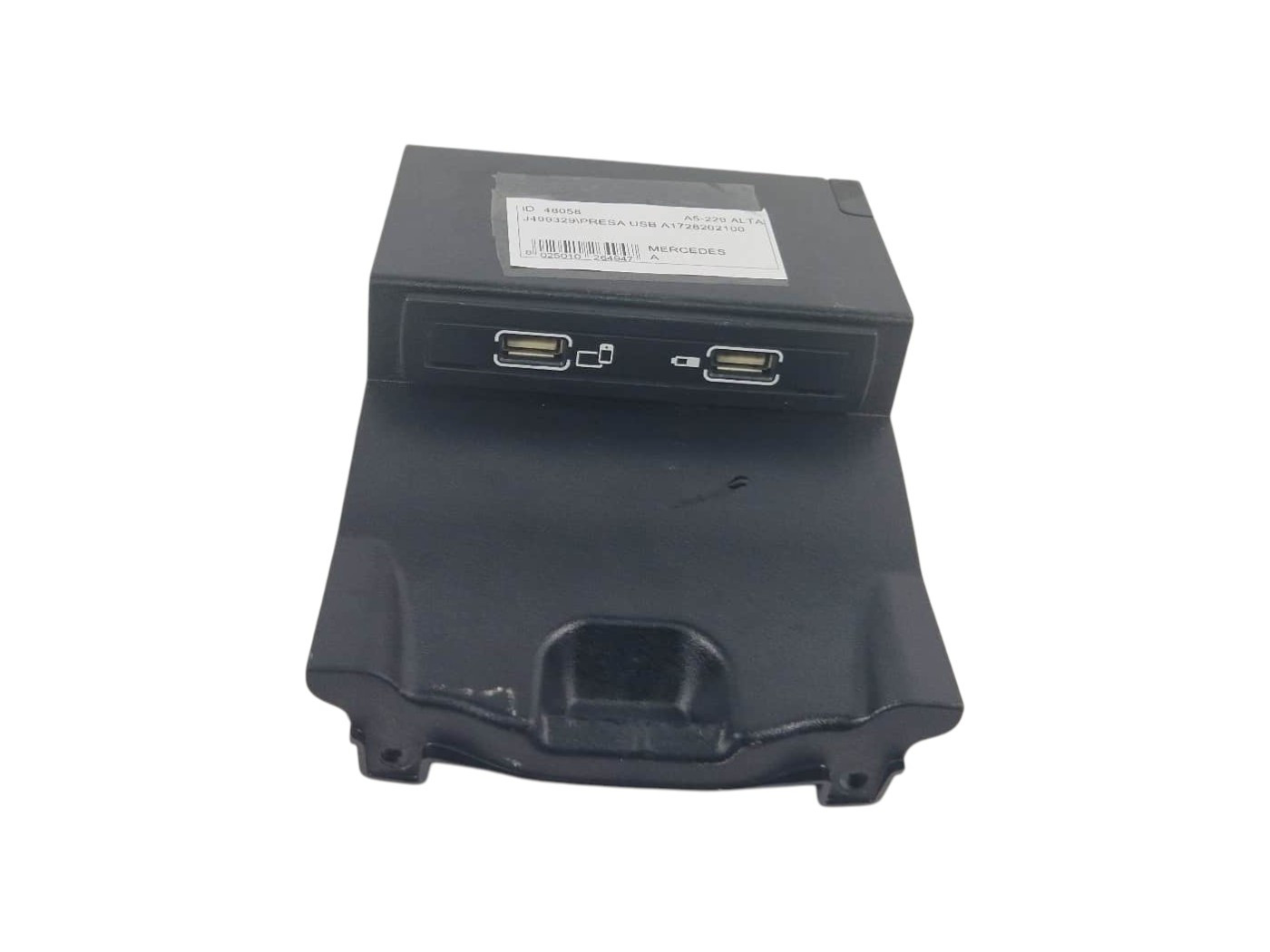 INTERFACCIA PRESA USB/INGRESSO AUX MERCEDES Classe A Serie (W176) A1728202100 (12>18)