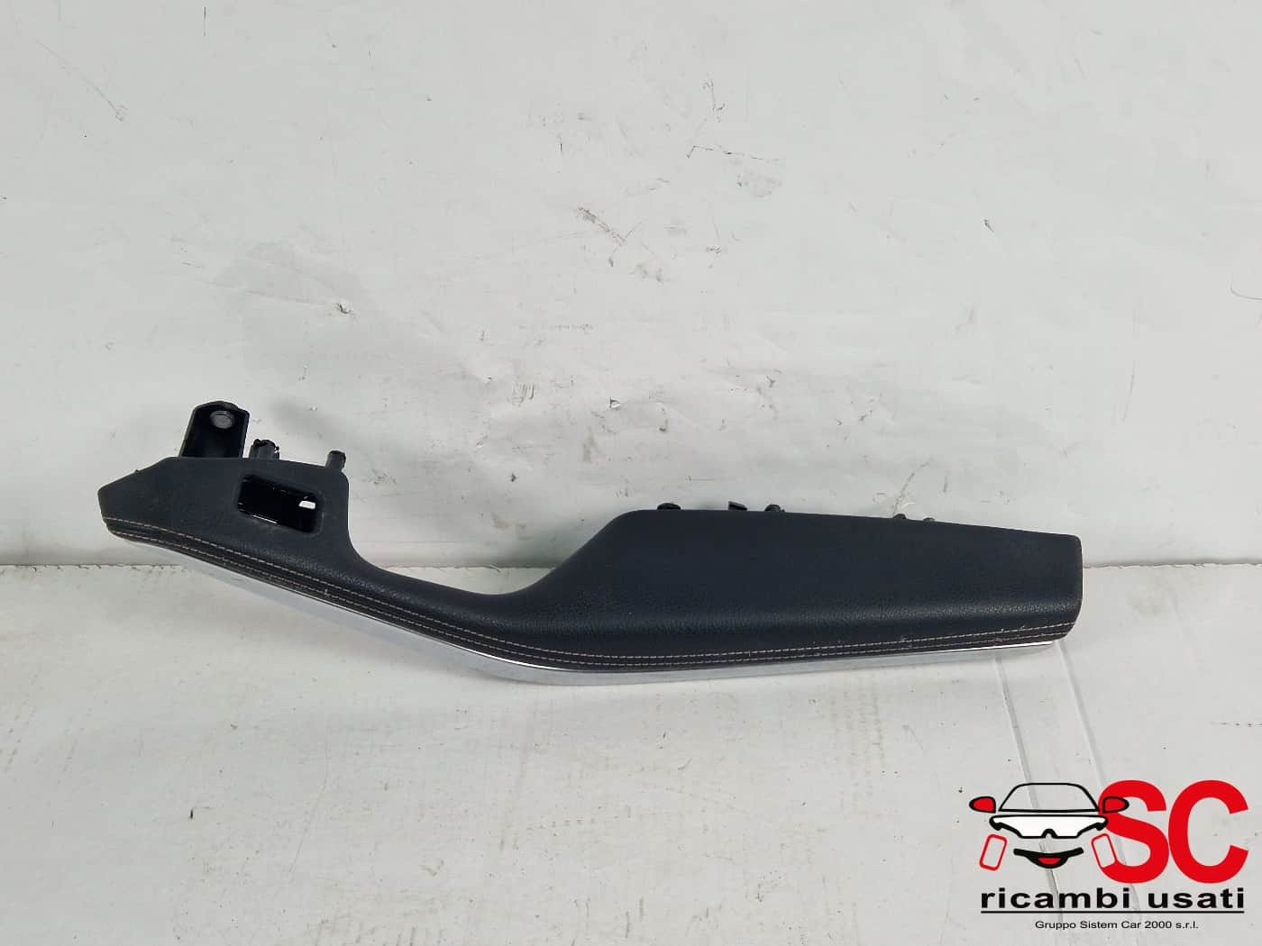 BRACCIOLO PANNELLO ANTERIORE DESTRO MERCEDES Classe A Serie (W176) A1767201095 (12>18)