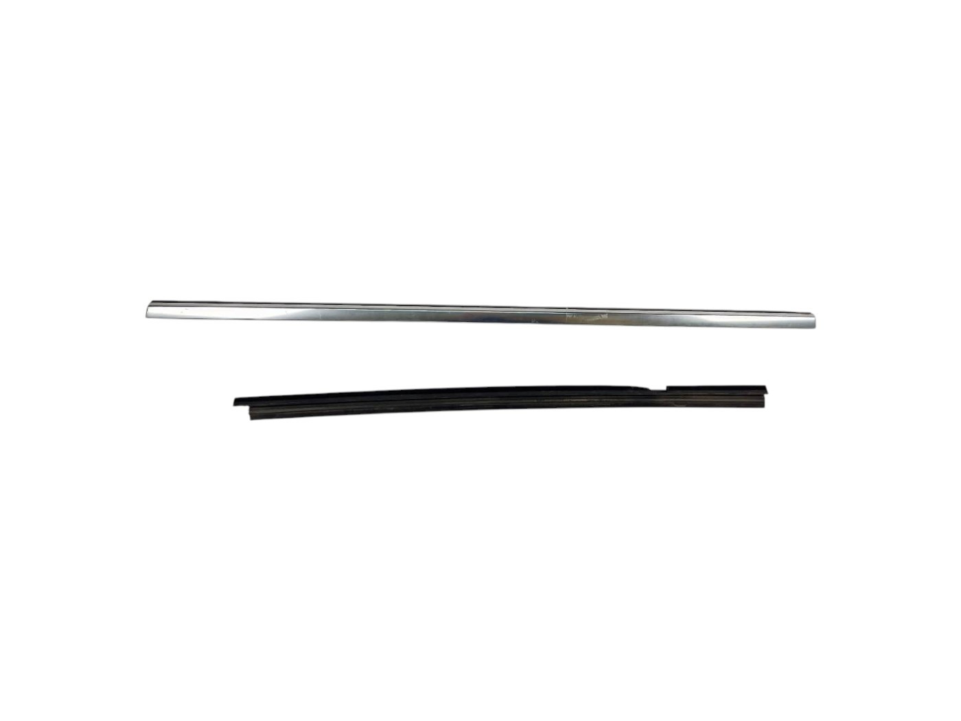RASCHIAVETRO POSTERIORE SX MERCEDES Classe A Serie (W176) A1767351100 (12>18)