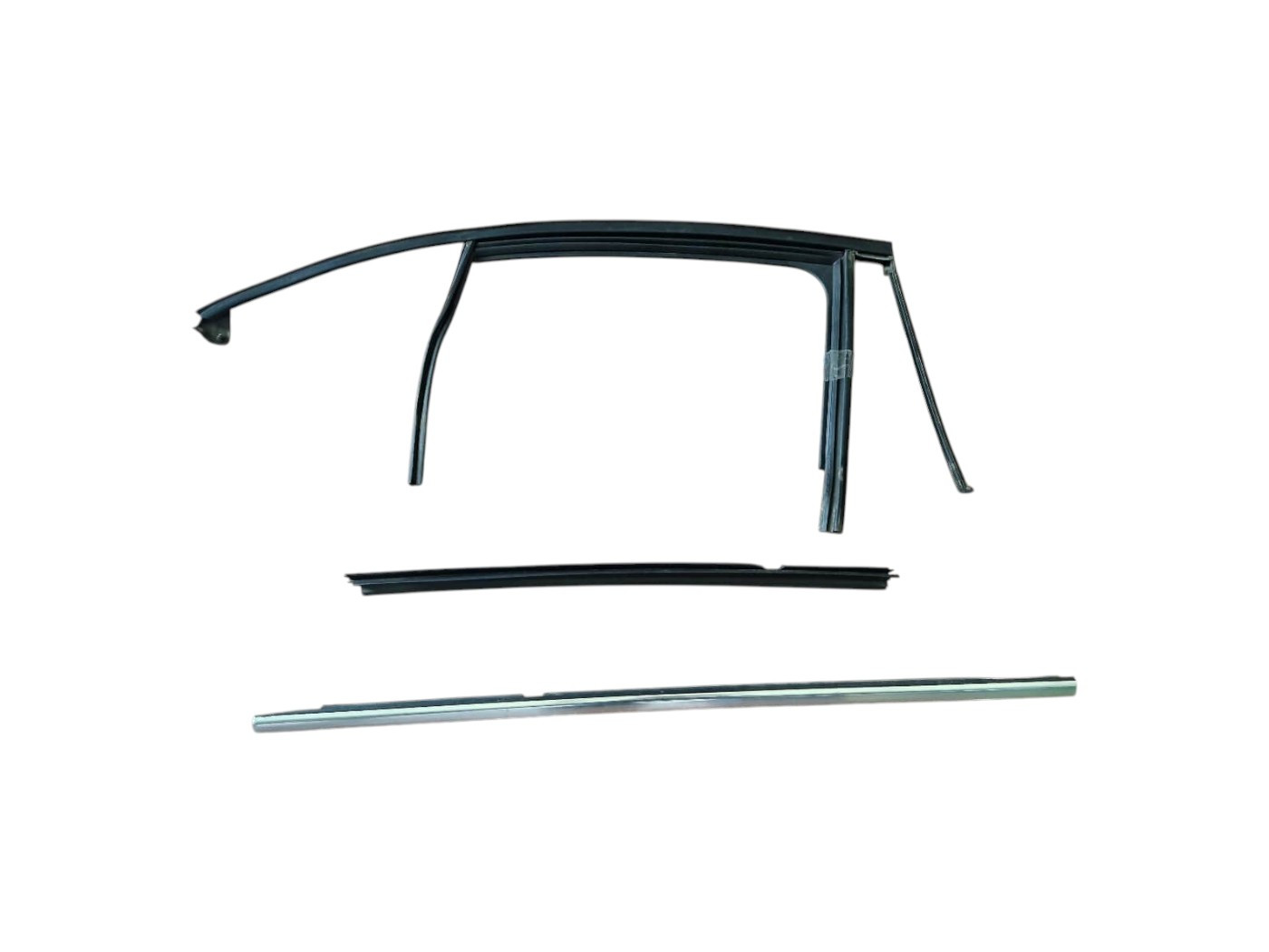GUARNIZIONE PORTIERA POSTERIORE DESTRA MERCEDES Classe A Serie (W176) A1767351200 (12>18)