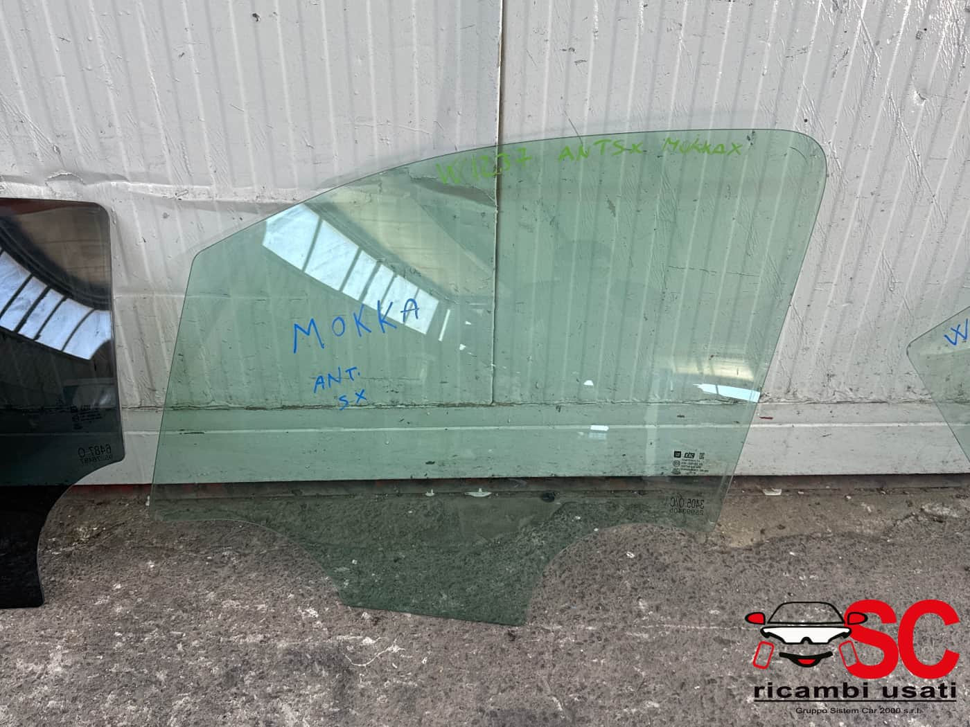 VETRO SCENDENTE ANTERIORE SINISTRO OPEL Mokka 1° Serie 25993405 (12>)