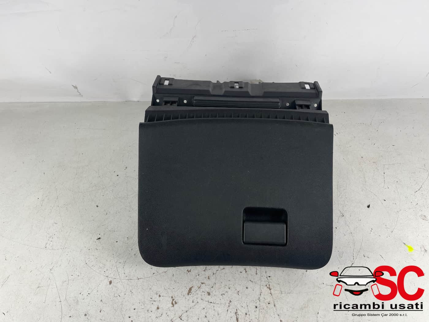 VANO PORTAOGGETTI NISSAN Juke Serie F15 685201KP1B (14>18)