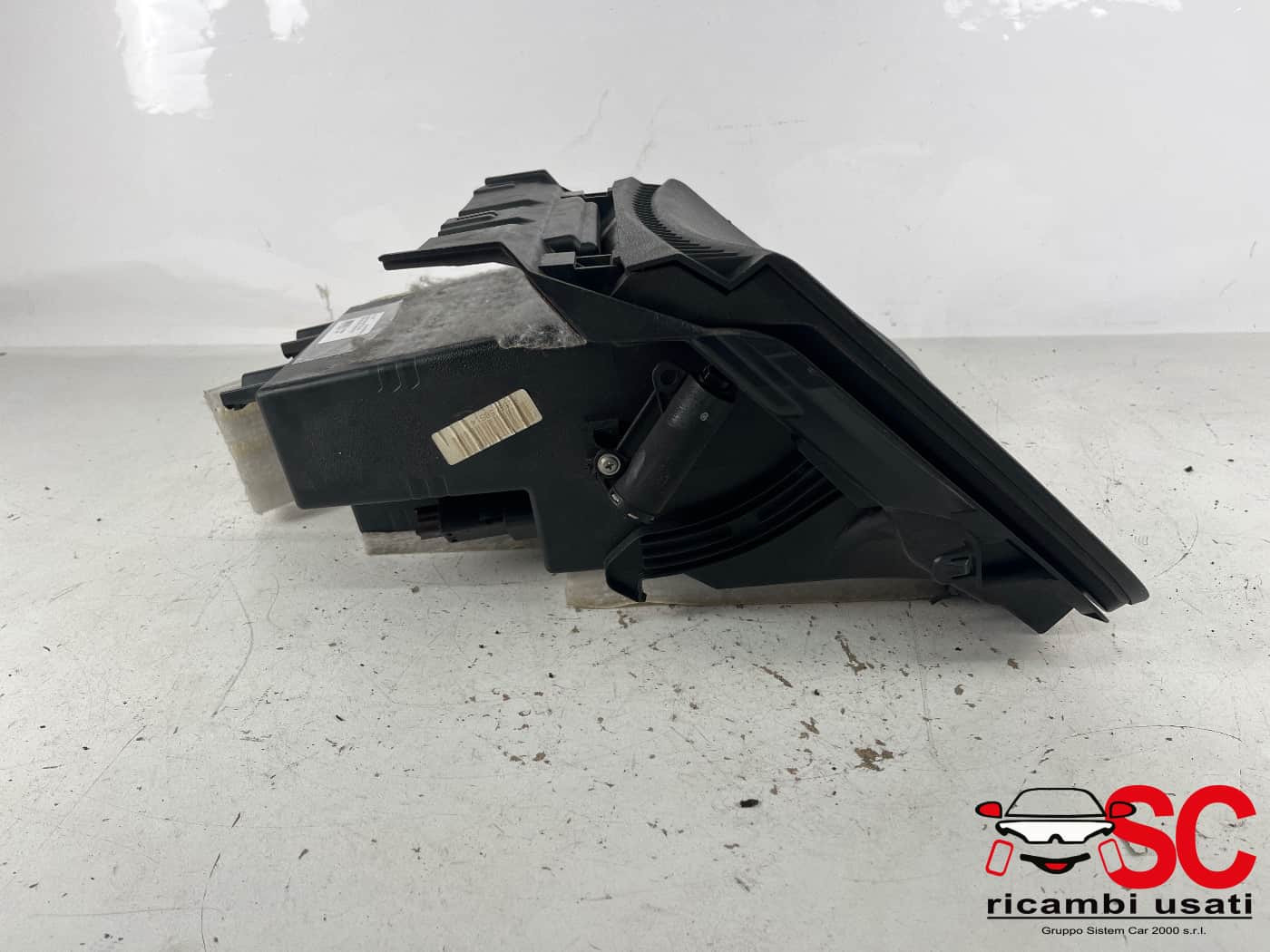 VANO PORTAOGGETTI NISSAN Juke Serie F15 685201KP1B (14>18)