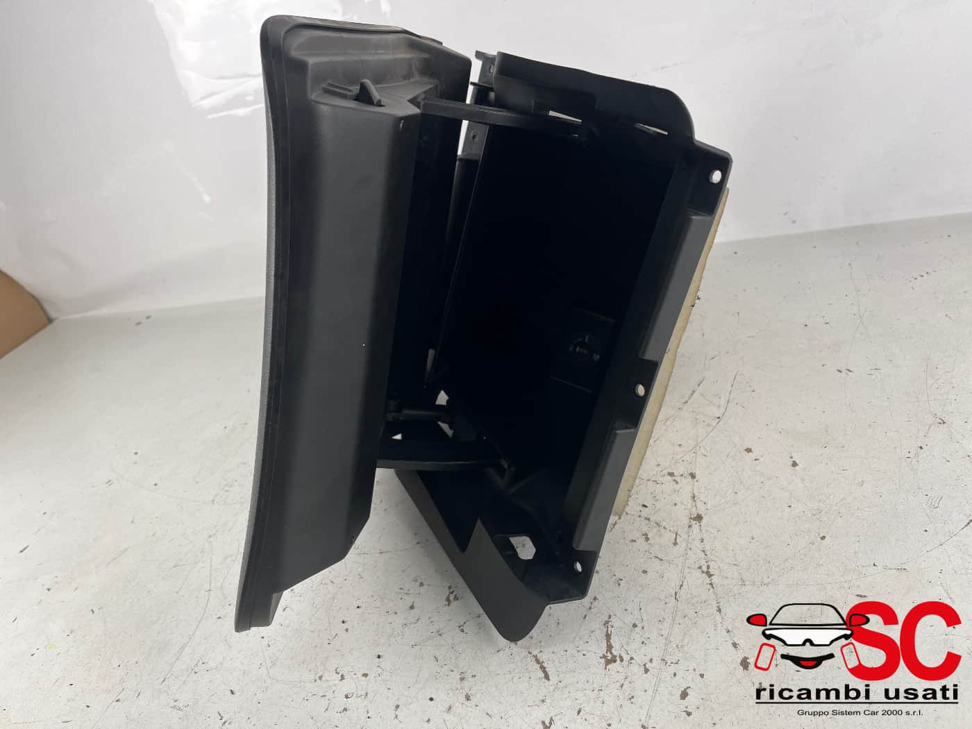 VANO PORTAOGGETTI NISSAN Juke Serie F15 685201KP1B (14>18)