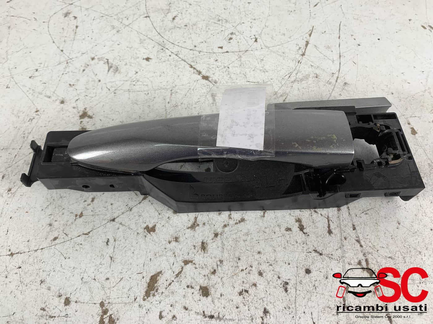 MANIGLIA ESTERNA POSTERIORE SINISTRA NISSAN Qashqai Serie (14>)