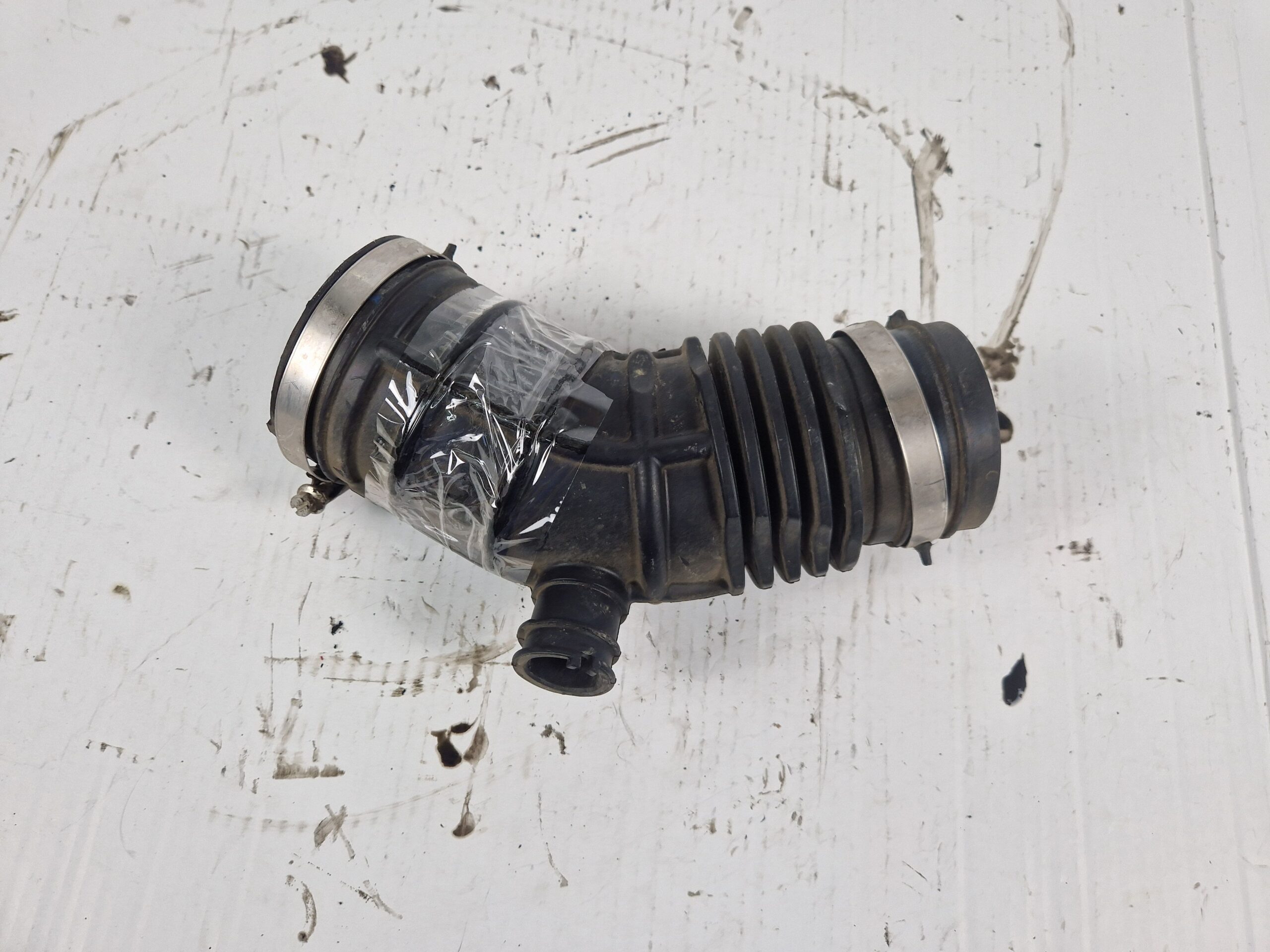 165750686R TUBO ASPIRAZIONE FILTRO ARIA RENAULT Trafic Combi 2° Serie Diesel 1.6 R9M503