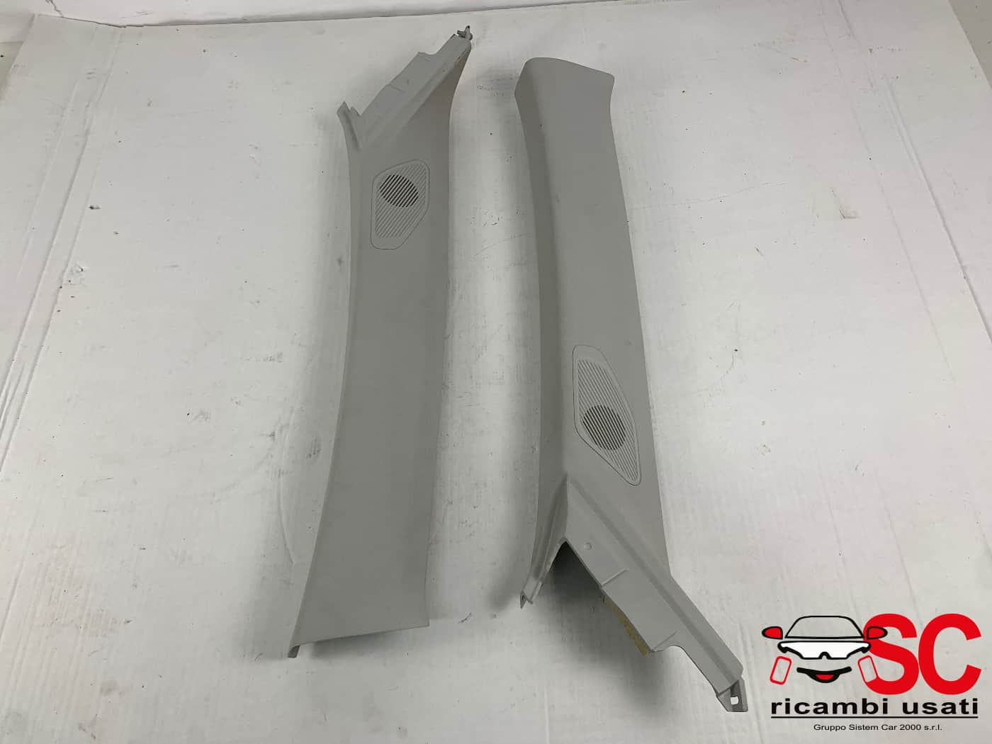 RIVESTIMENTO MONTANTE ANTERIORE SX E DX OPEL Astra L Serie 9836101480 (21>)
