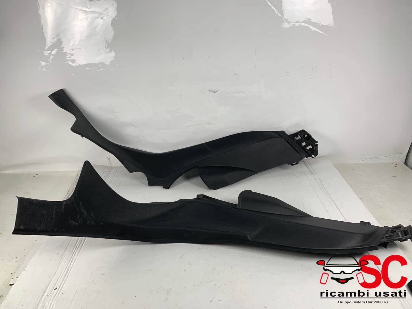 RIVESTIMENTO MONTANTE POSTERIORE SX E DX OPEL Astra L Serie 9836120680 (21>)